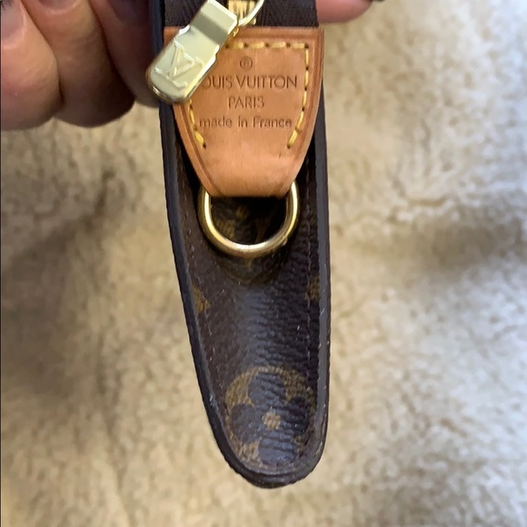 (Sold off Poshmark) LV bucket pochette VI 1000 - Picture 4 of 8